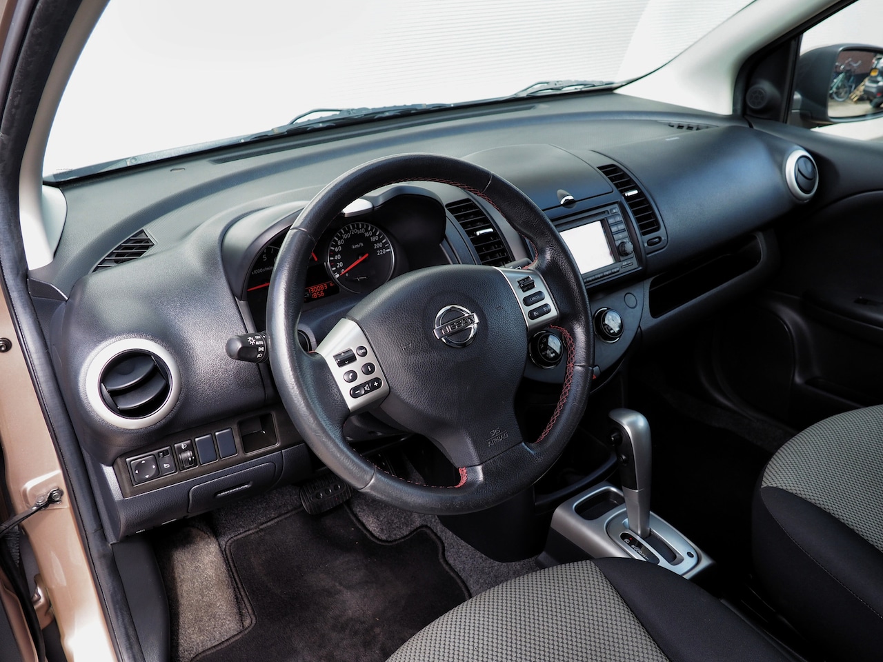 Nissan Note - 1.6 Connect Edition CLIMA CRUISE PARKEER S. TREKH.