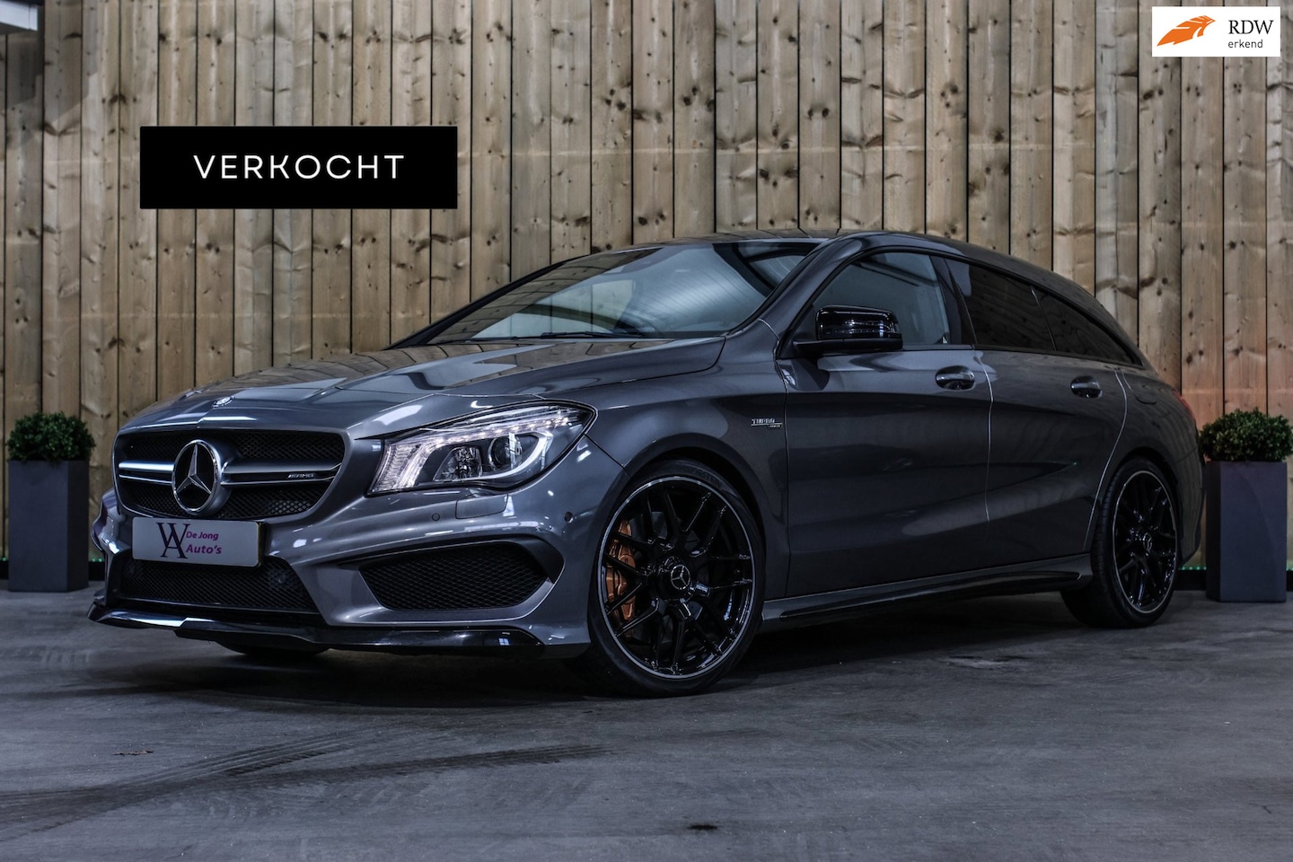 Mercedes-Benz CLA-klasse Shooting Brake - AMG 45 4MATIC *Kuipstoelen*Harman/ Kardon*Camera*Stoelverwarming* - AutoWereld.nl