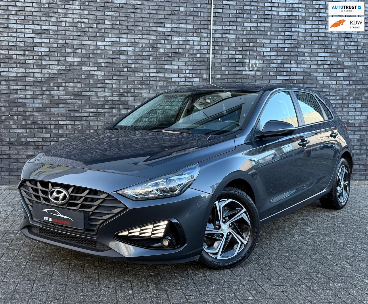 Hyundai i30 - 1.0 T-GDi MHEV Aut|Camera|Carplay|Cruise|Topstaat|Lane Assist|Trekhaak monteren mogelijk - AutoWereld.nl