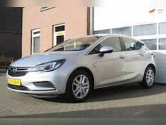 Opel Astra - 1.6 CDTI Online Edition Navigatie, 5Deurs, Airco, Onderhoud Boekje, 4Season Banden