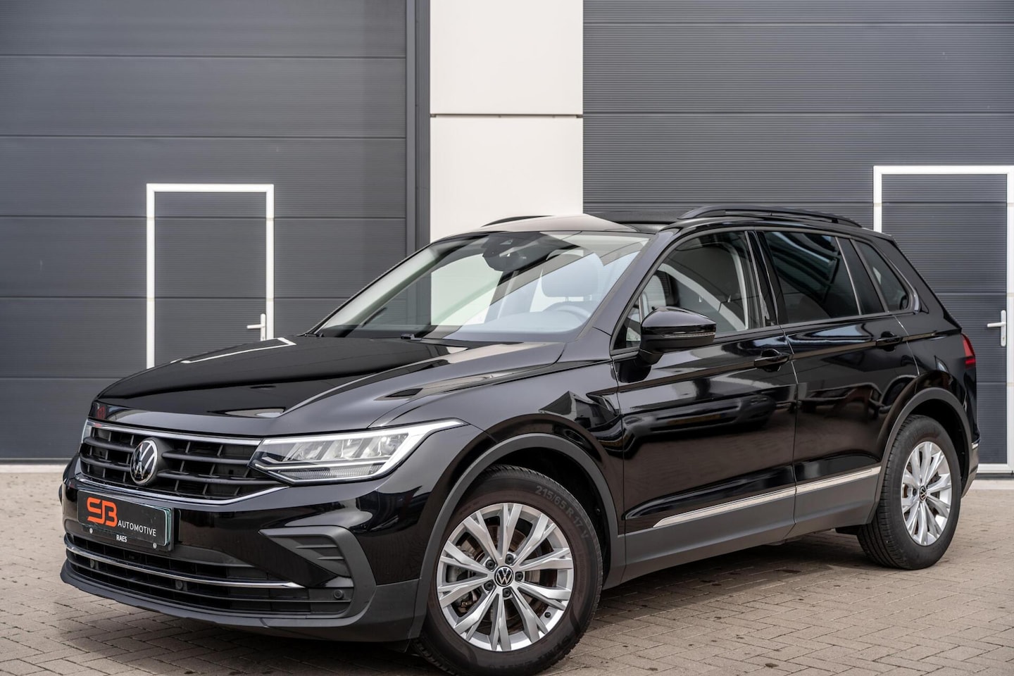 Volkswagen Tiguan - 1.5 TSI Life Business Camera|Carplay|Vol! - AutoWereld.nl