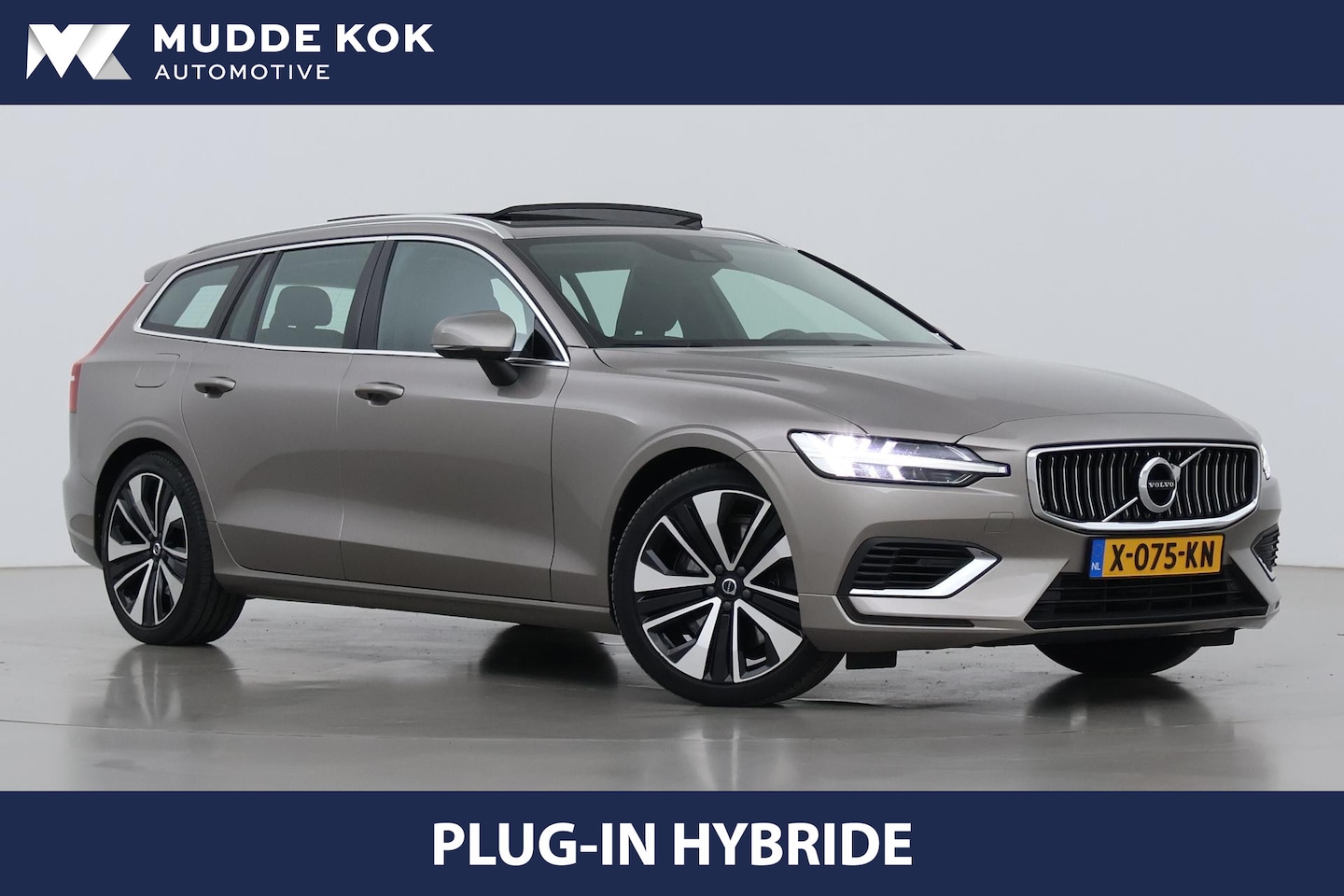 Volvo V60 - T6 Recharge Inscription | Panoramadak | Head-Up | Trekhaak | harman/kardon | Stoel+Stuurve - AutoWereld.nl