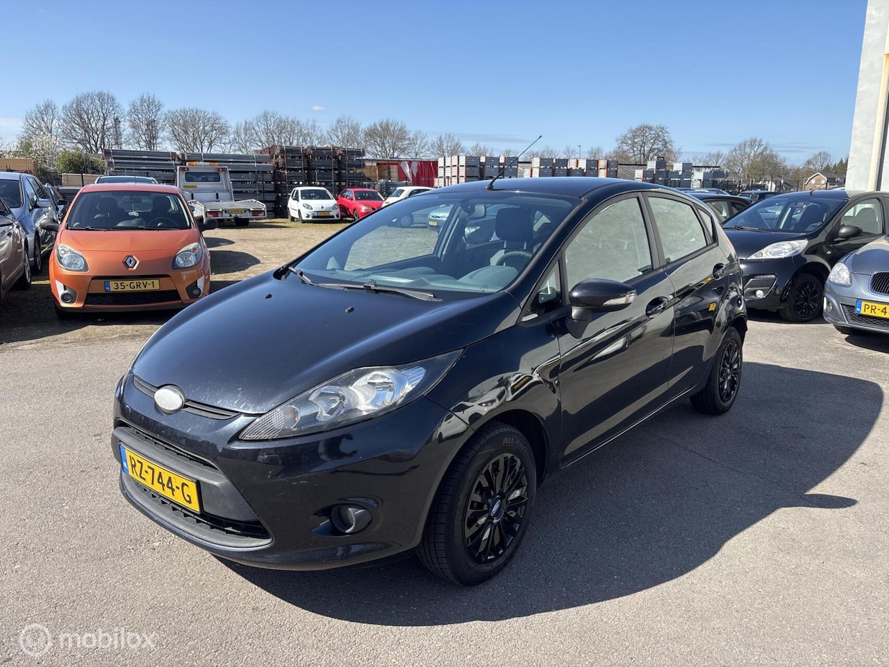 Ford Fiesta - 1.25 Ghia Nieuwe Apk Weinig kms - AutoWereld.nl