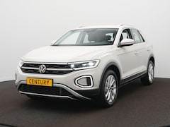 Volkswagen T-Roc - 1.5 TSI 150Pk Automaat Style / Car-Play / Camera / Clima