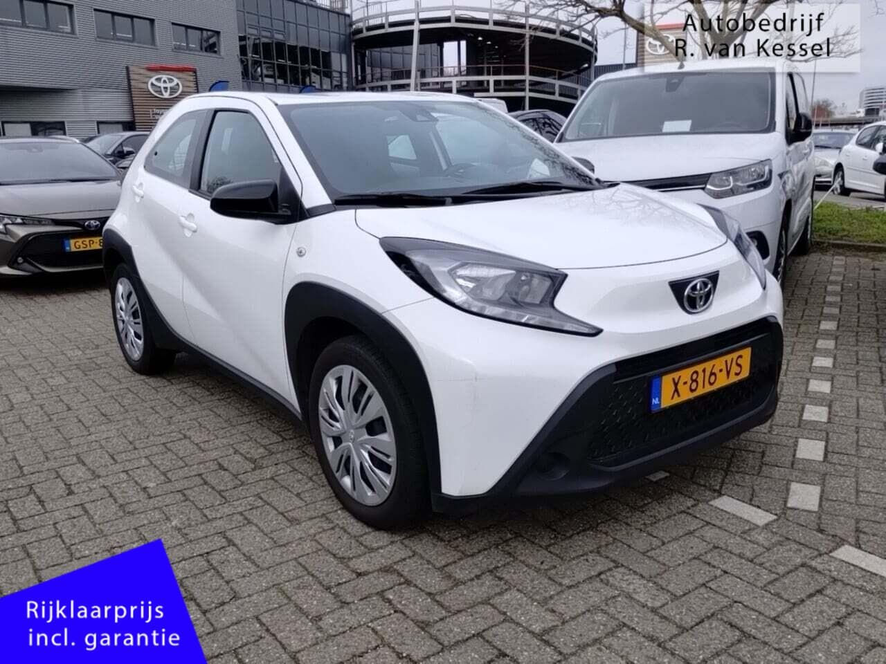 Toyota Aygo X - 1.0 VVT-i S-CVT Play Automaat I 1e Eig. I Carplay I ACC I NL-auto - AutoWereld.nl