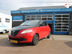 Lancia Y(psilon) - Ypsilon 0.9 TwinAir S MomoDesign 1 eig. 81000 km