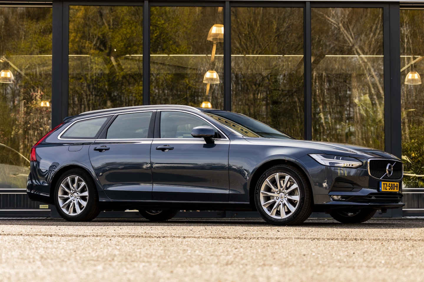 Volvo V90 - 2.0 T4 Momentum 2.0 T4 Momentum - AutoWereld.nl