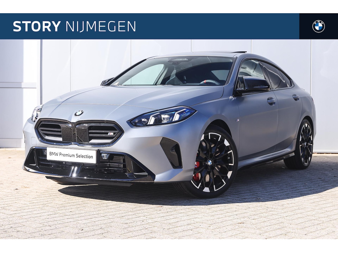 BMW 2-serie Gran Coupé - M235 xDrive Automaat / Panoramadak / Trekhaak / M Sportstoelen / Head-Up / Harman Kardon / - AutoWereld.nl