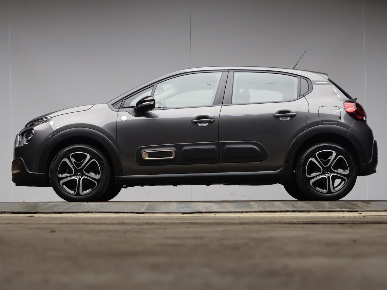 Citroën C3 - 1.2 PureTech C-Series Sport (APPLE CARPLAY,NAVI,CLIMATE,CRUISE,ELEKTRISCH PAKKET,SPORTSTOE - AutoWereld.nl