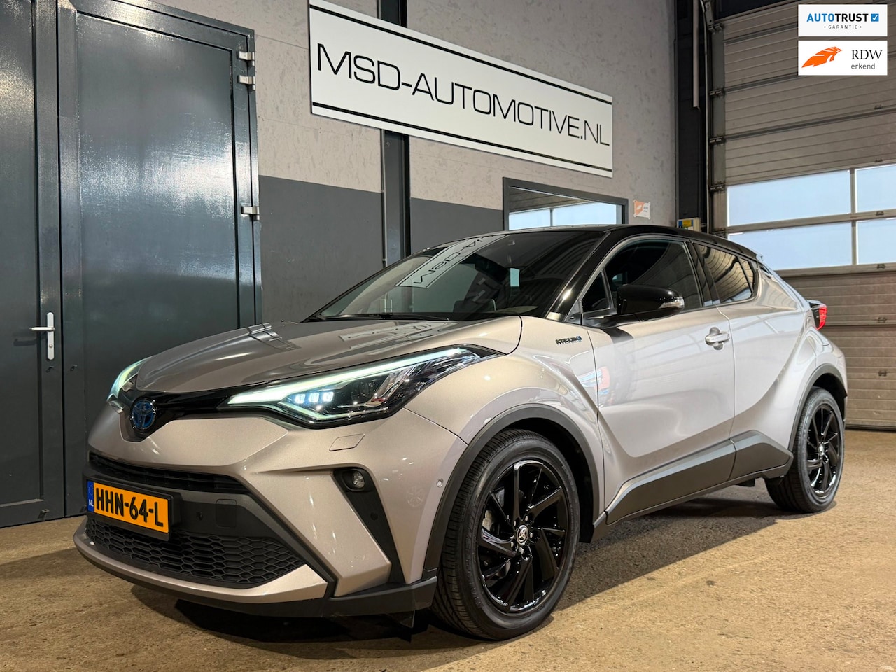Toyota C-HR - 1.8 Hybrid Dynamic|LED|Stuurverwarming|Camera ! - AutoWereld.nl
