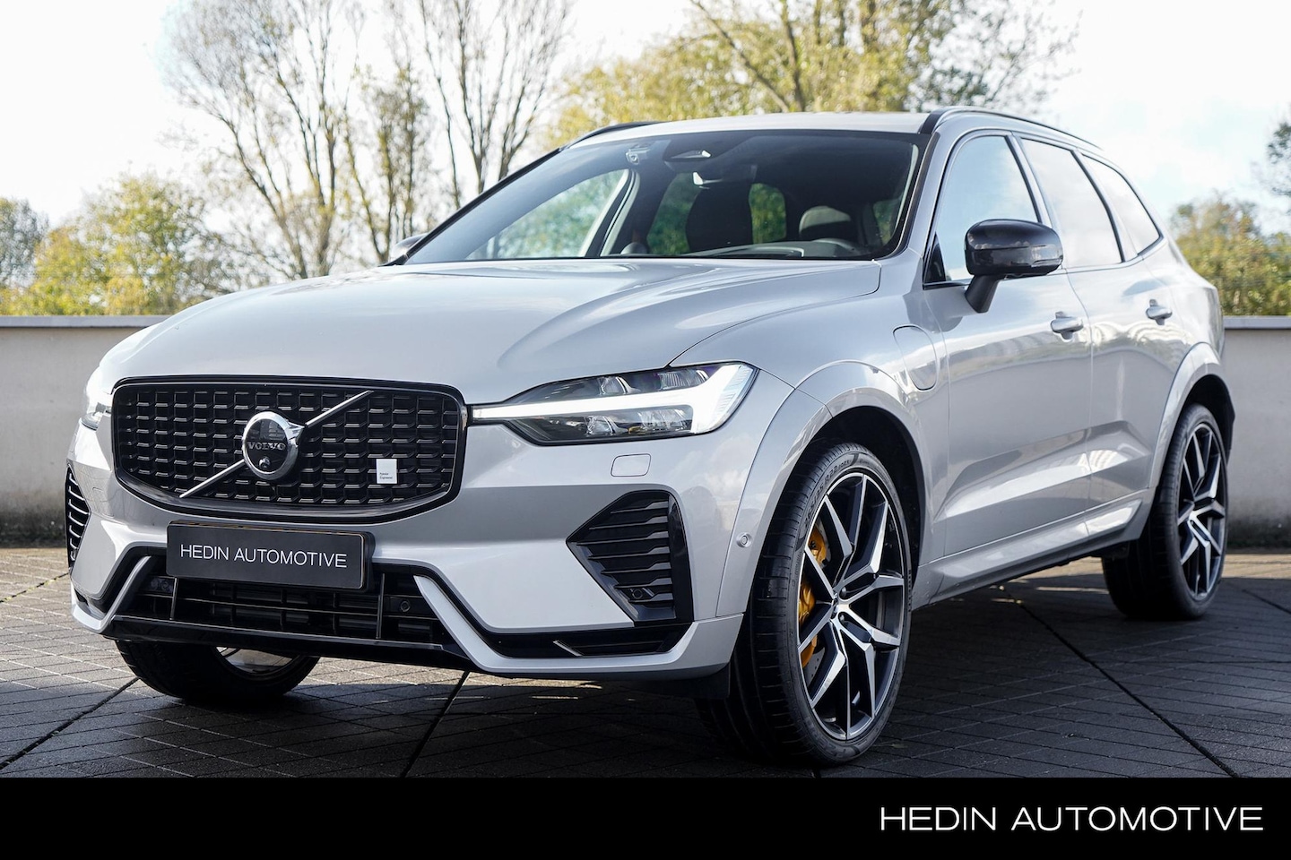 Volvo XC60 - T8 Plug-in-hybrid AWD Polestar Engineered | 22" 5-Y Spaaks gesmeden Velgen | Bowers & Wilk - AutoWereld.nl
