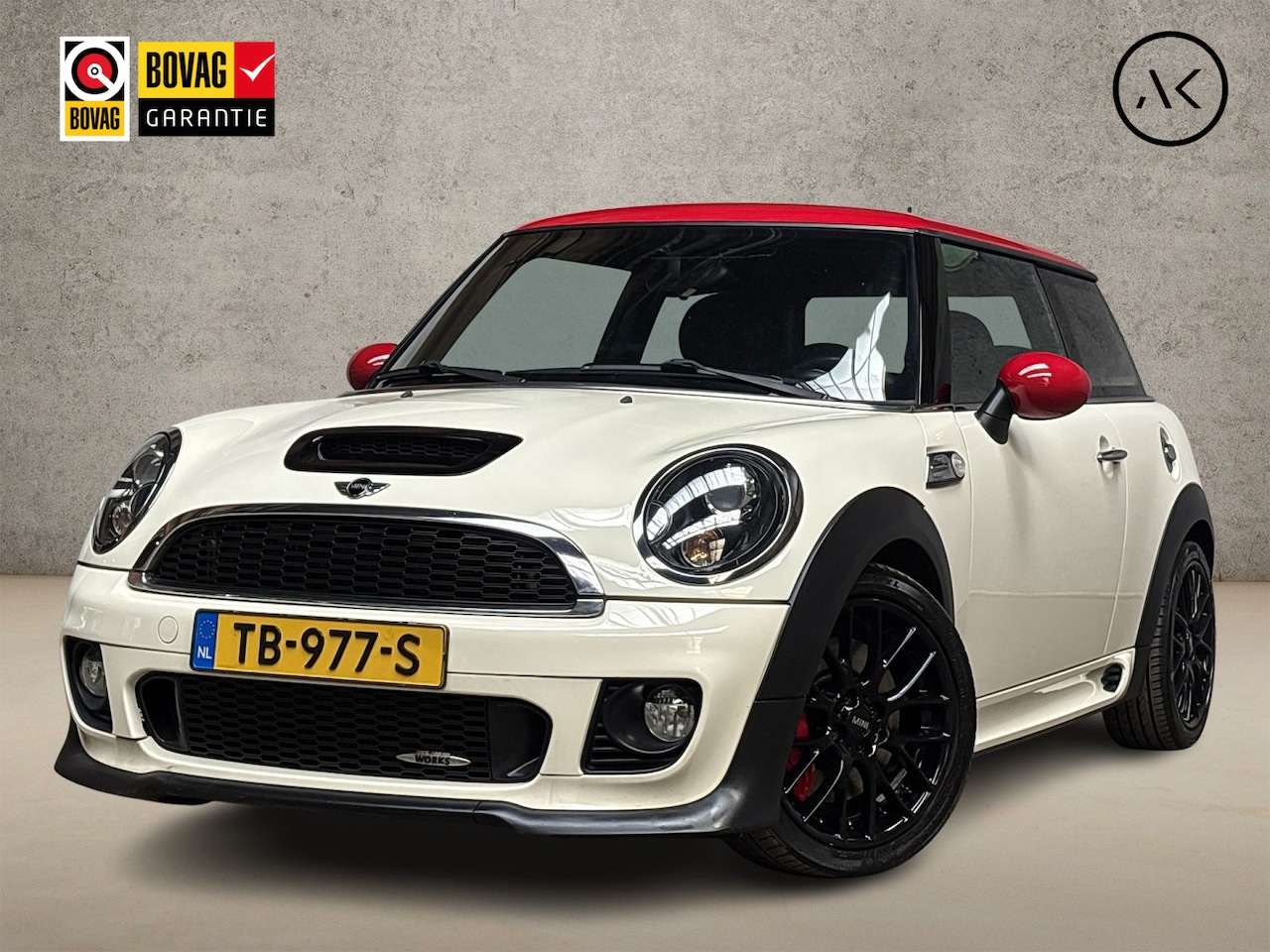 MINI John Cooper Works - Mini 1.6 Chili 211Pk (NAVIGATIE, XENON, LM VELGEN, SPORTSTOELEN, SPOILER, NIEUWE APK, NIEU - AutoWereld.nl