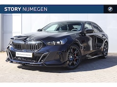 BMW i5 - eDrive40 M Sport / Panoramadak / Trekhaak / Adaptieve LED / Parking Assistant Plus / Stoel