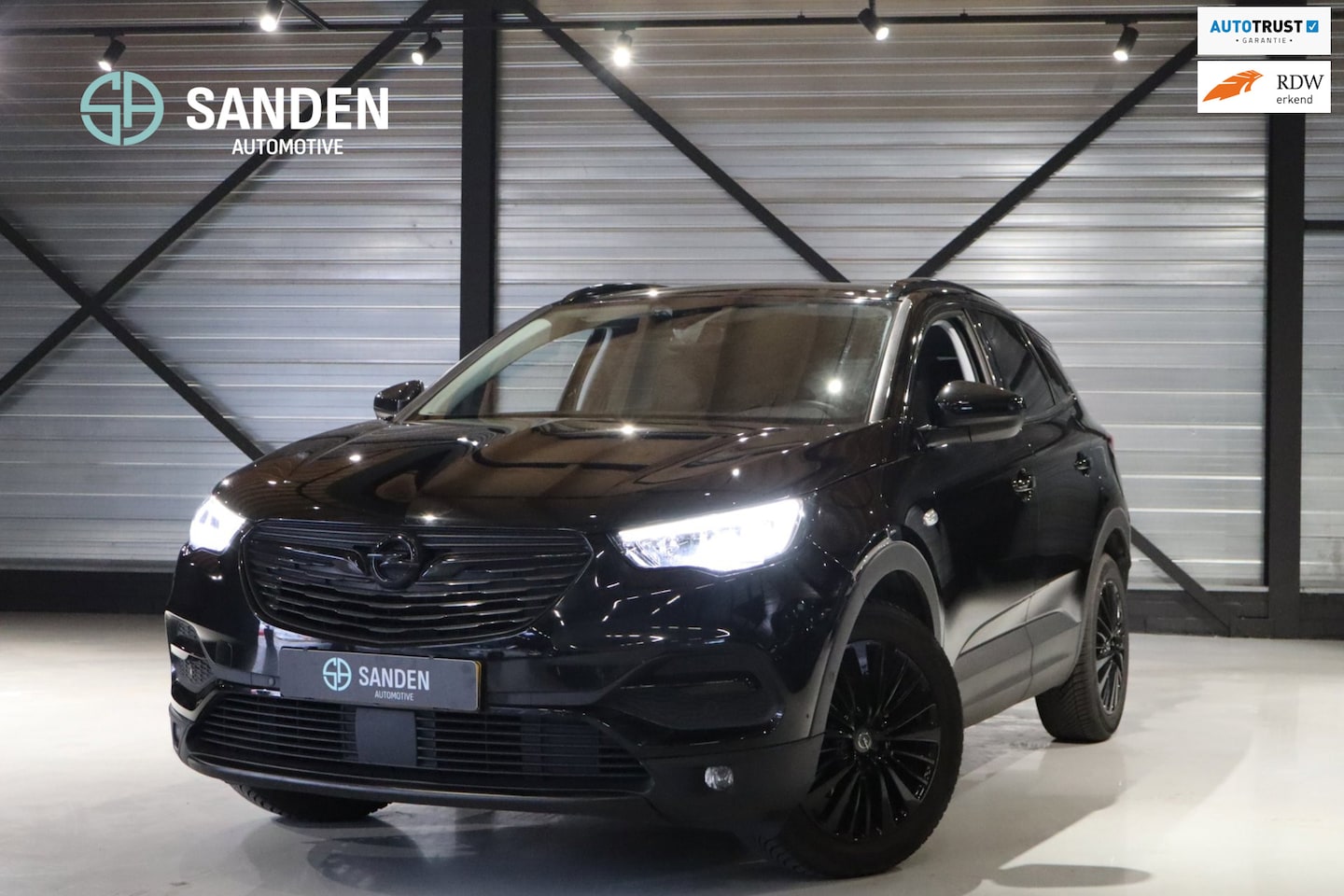 Opel Grandland X - 1.2 Turbo Innovation|Blackstyle|Led|Navi|Apple Carplay|Camera|Dodehoek|18 inch - AutoWereld.nl