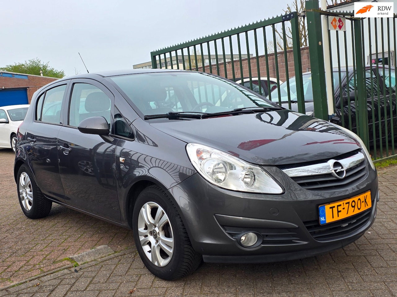 Opel Corsa - 1.4-16V Cosmo 1e eigenaar Airco cruis control cv op afs elektrische ramen - AutoWereld.nl