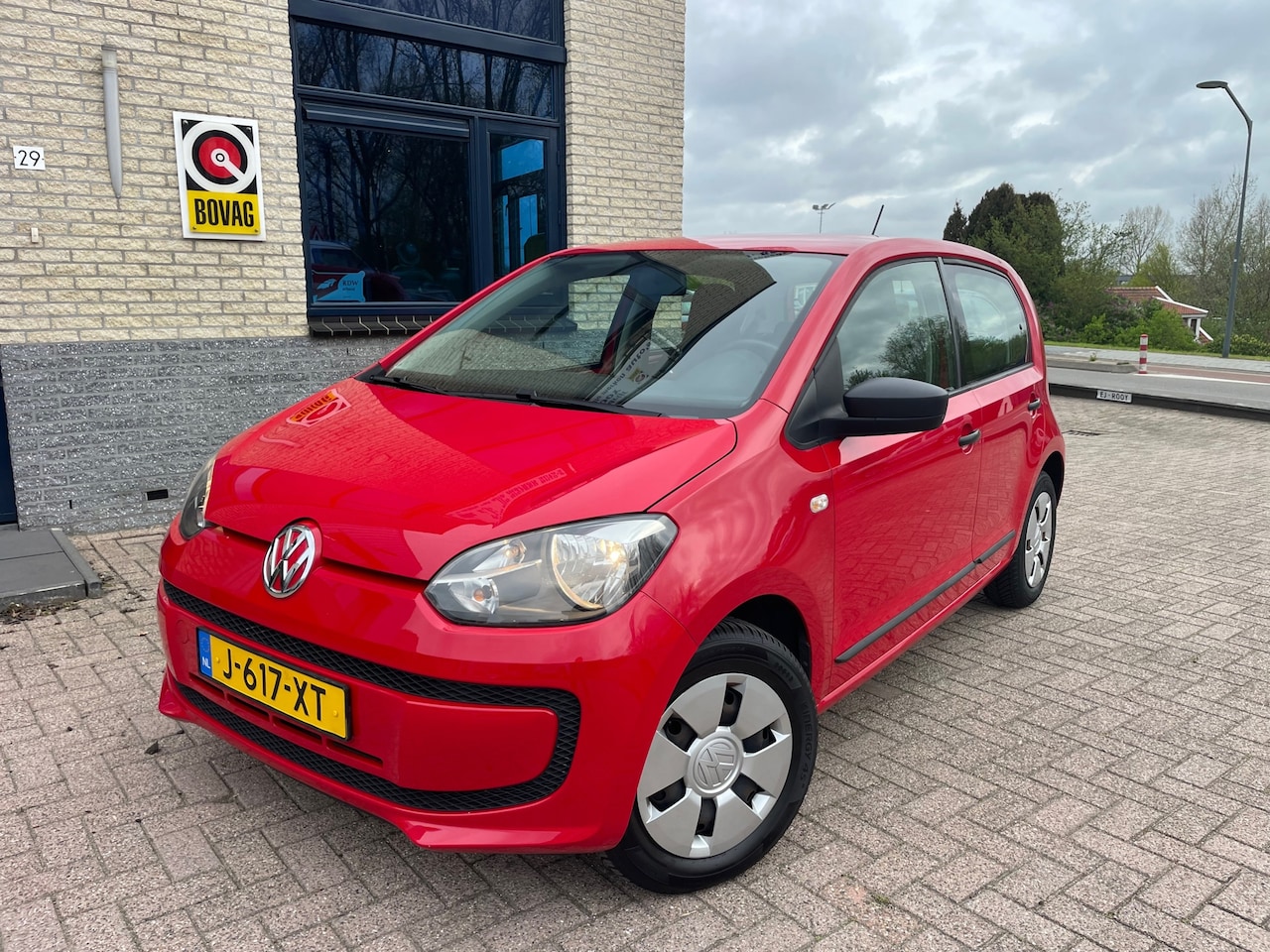 Volkswagen Up! - 1.0 BlueMotion- 5deurs - airco- zuinig rijden - AutoWereld.nl