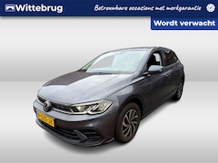 Volkswagen Polo - 1.0 TSI 95pk Life / Navigatie / Airco / Parkeersensoren V+A / Getint Glas / 15'' LMV