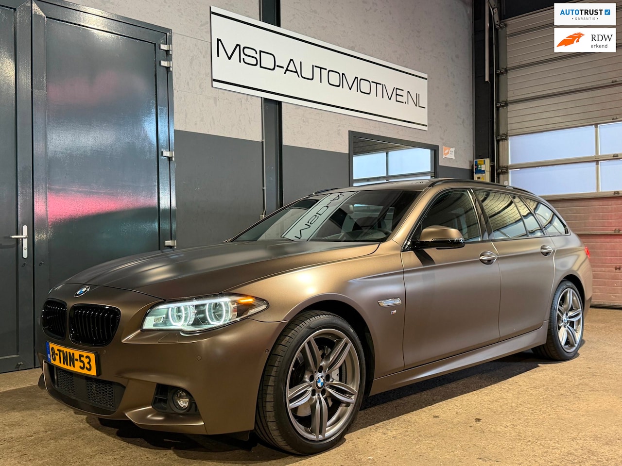 BMW 5-serie Touring - 535xi High Executive|Orgineel Mat Bruin !! Full Options !! MMM-PACK !! - AutoWereld.nl