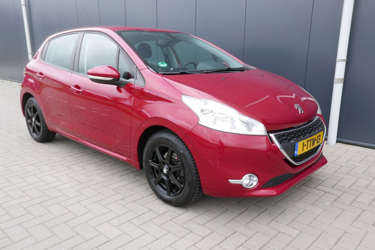 Peugeot 208 - 1.2 VTi Envy CLIMA,NAVI,CRUISCONTROL,PDC,5 DEURS. - AutoWereld.nl