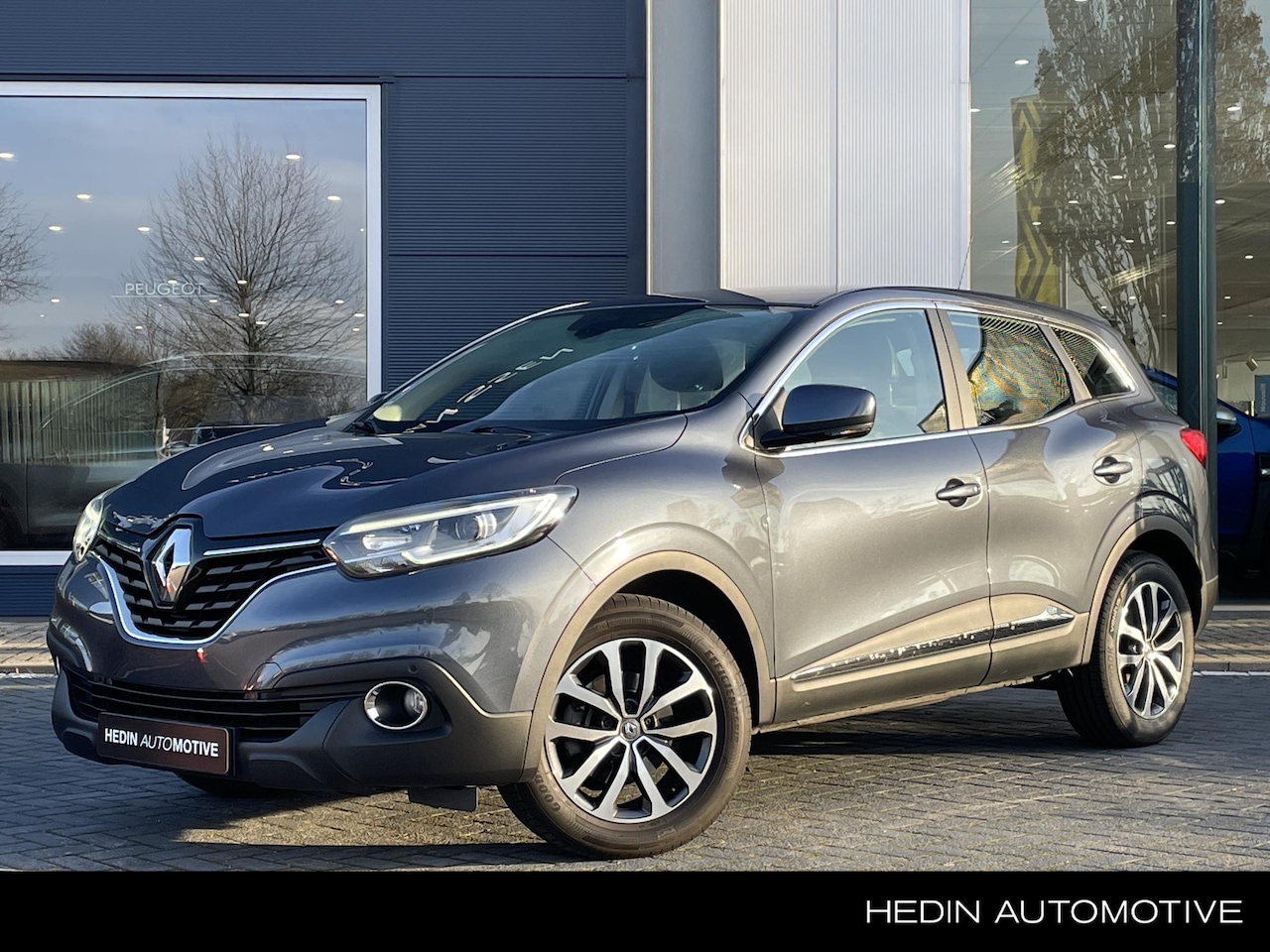 Renault Kadjar - 130PK TCe Limited Automaat | Navigatie | Trekhaak | Climate Control - AutoWereld.nl