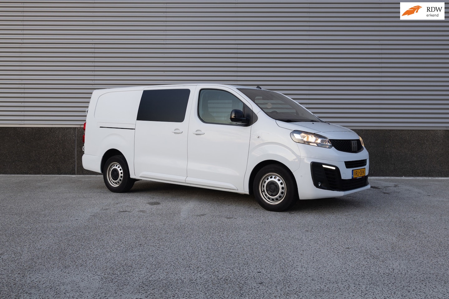 Fiat Scudo - 2.0 MultiJet L3H1 DC Business Pro+ 2.0 MultiJet L3H1 DC Business Pro+ - AutoWereld.nl