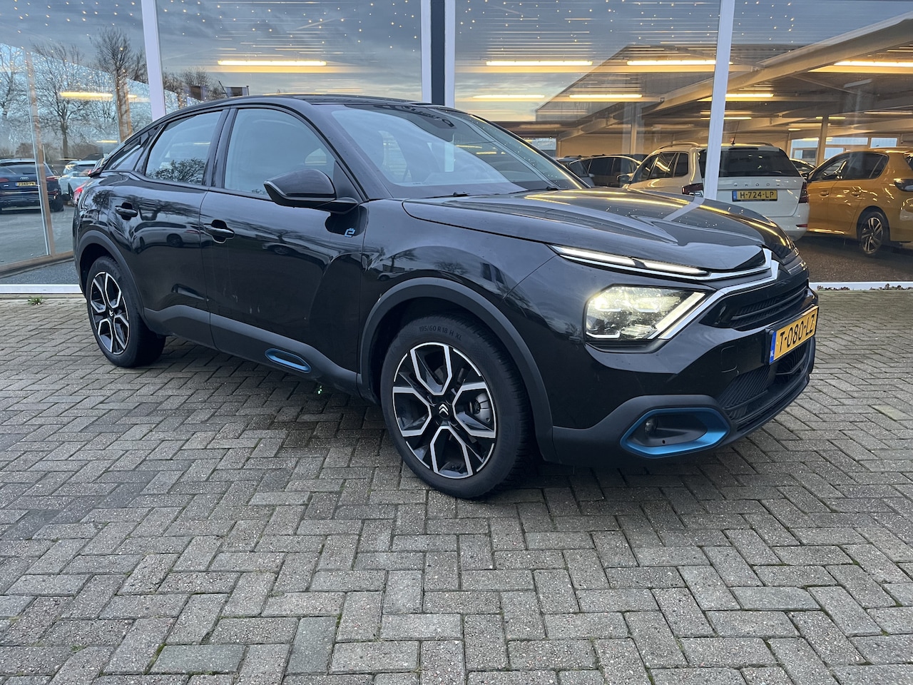 Citroën Ë-C4 - Feel Pack 50 kWh Camera/ Carplay / LMV - AutoWereld.nl
