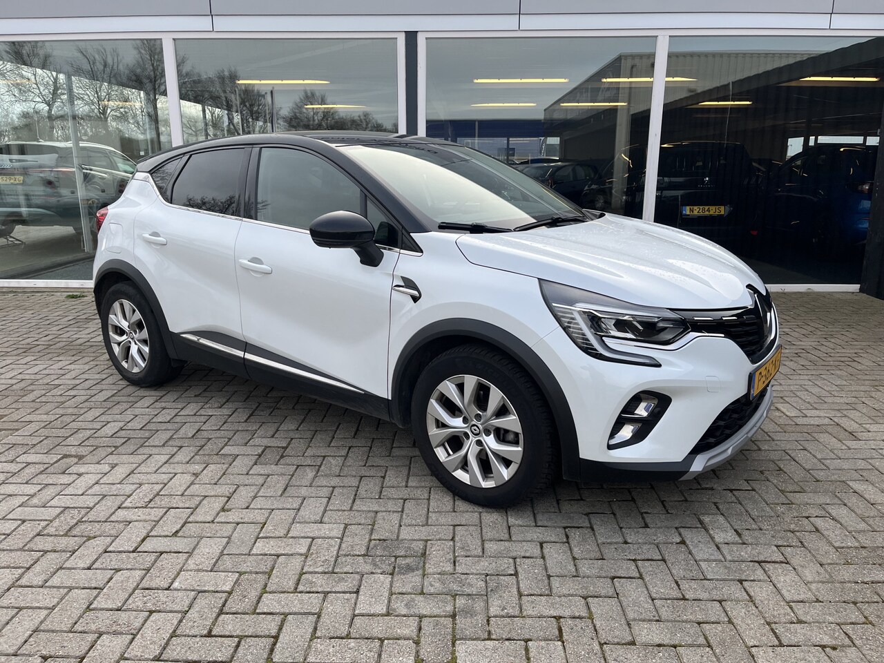 Renault Captur - 1.6 E-Tech Hybrid 145 Intens Carplay / Led / Lmv - AutoWereld.nl