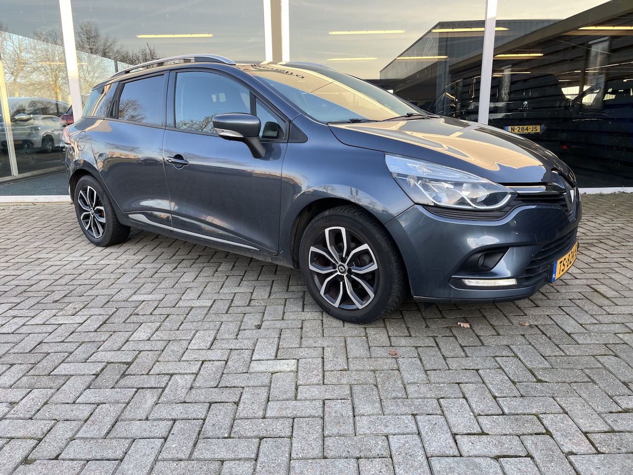 Renault Clio Estate - 0.9 TCe Intens Led / Trekhaak / Pdc / Lmv - AutoWereld.nl