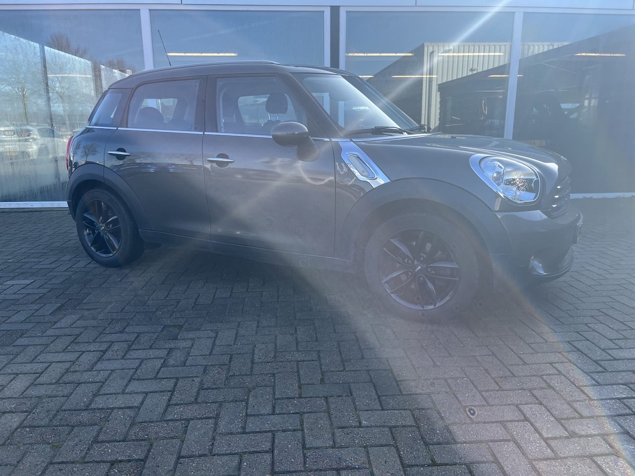 MINI Countryman - Mini 1.6 Cooper Chili / Vol leer / Pdc / Nav / Cruise / Stoelverwarming / 17inch - AutoWereld.nl