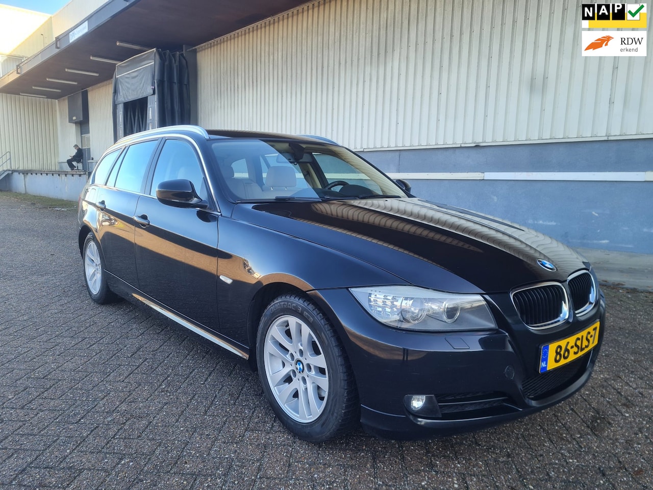 BMW 3-serie Touring - 318i Touring Luxury Line, Lederen bekleding - AutoWereld.nl
