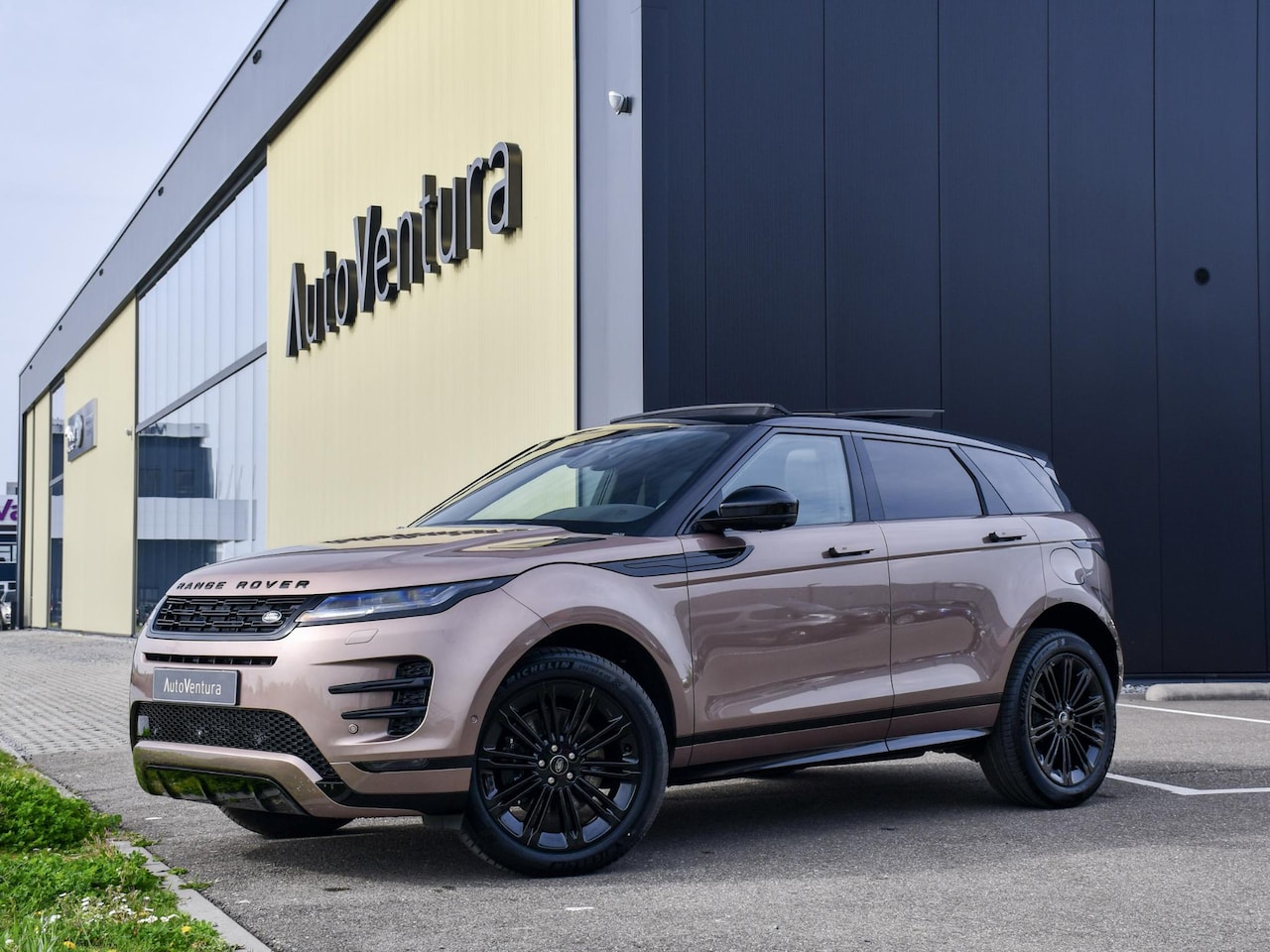 Land Rover Range Rover Evoque - 1.5 P270e PHEV Dynamic SE l Facelift l Black Pack l Meridian l Adapt. Cruise l Schuif-/ ka - AutoWereld.nl