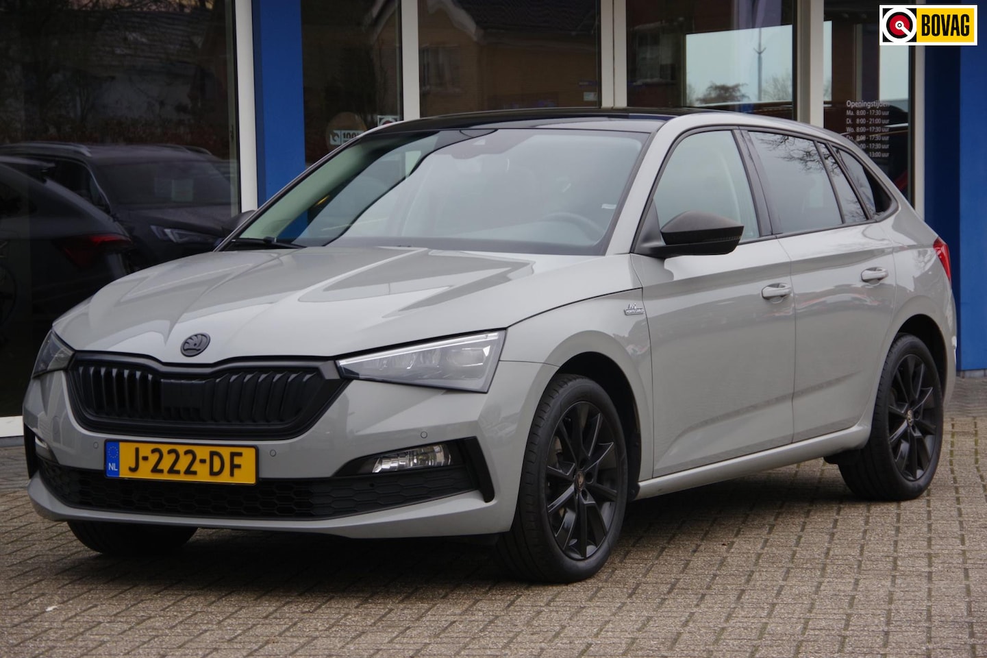 Skoda Scala - 1.5 TSI Sport DSG Panoramadak Camera Trekhaak App-connect - AutoWereld.nl