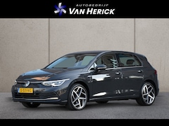Volkswagen Golf - 1.4 eHybrid Style 204PK | Navigatie | Winterpakket | ACC