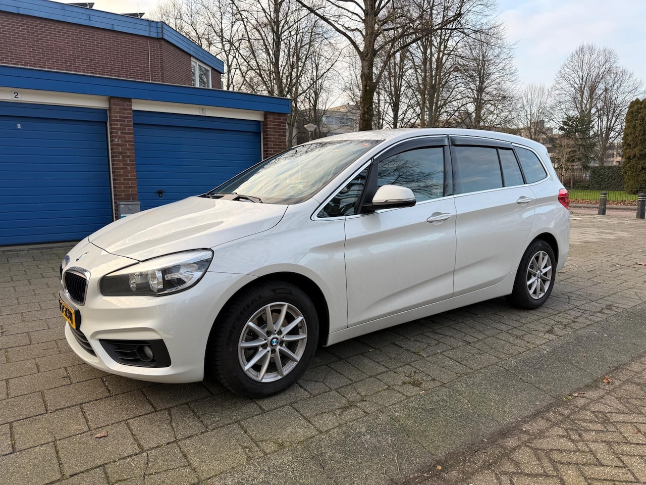 BMW 2-serie Active Tourer - Grand 216d Euro 6 White Metallic NW APK - AutoWereld.nl