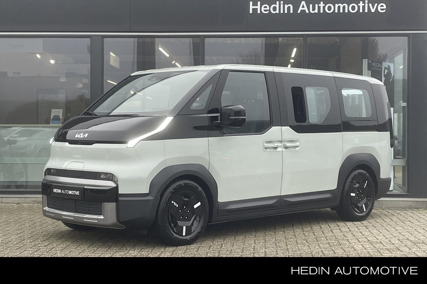 Kia PV5 Passenger - Plus 71.2 kWh | Direct leverbaar  | Climate control | Parkeersensoren voor- en achterzijde - AutoWereld.nl