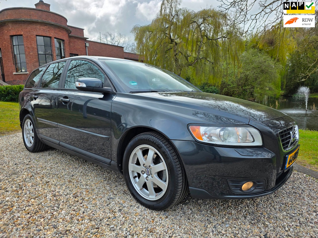VOLVO V50