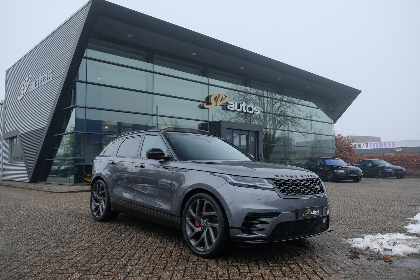 Land Rover Range Rover Velar - D300 V6 300pk R-dynamic Grijs kenteken Panoramadak Medidian 22" LMV SVR - AutoWereld.nl