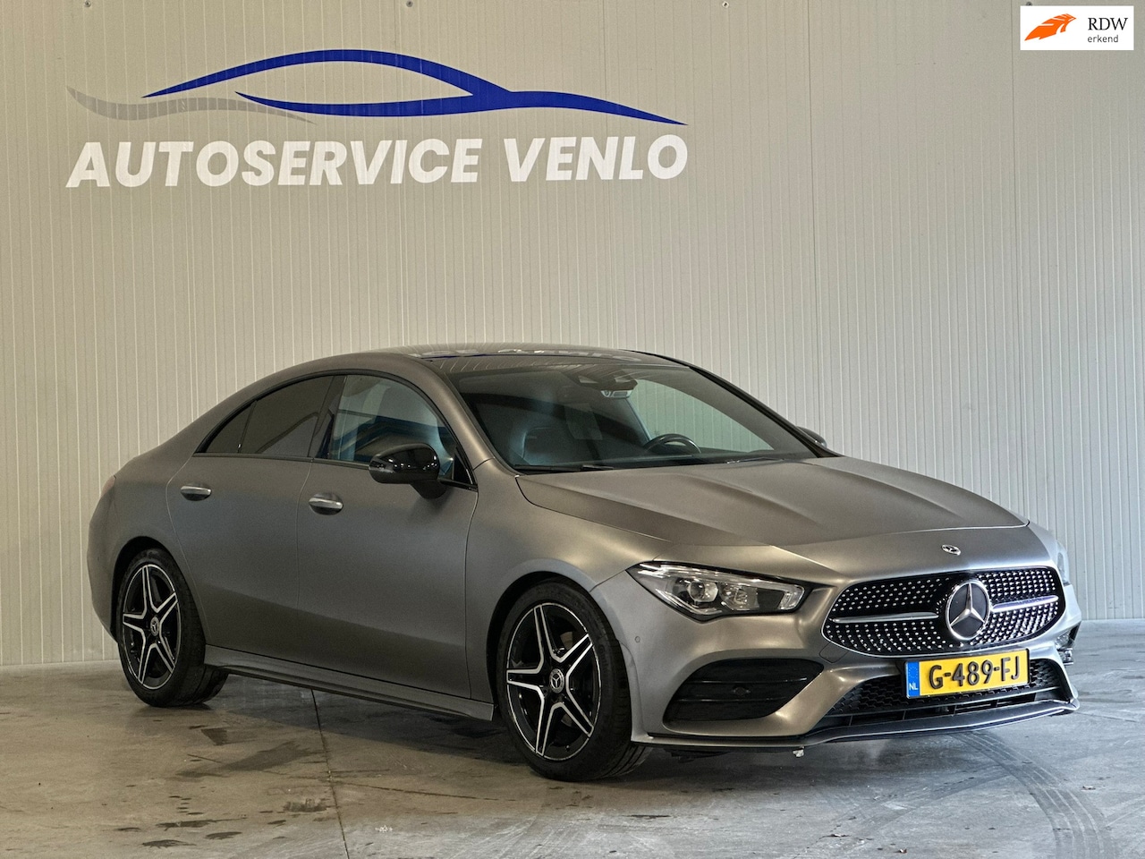 Mercedes-Benz CLA-Klasse - 180 Business Solution AMG Aut | Pano | Grey Magno - AutoWereld.nl