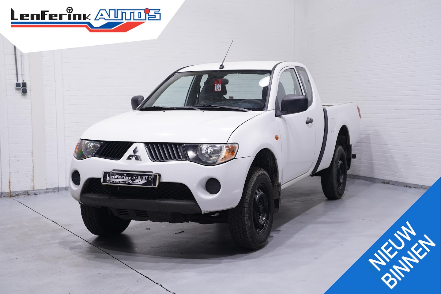 Mitsubishi L 200 - 2.5 DI-D 136 pk Club Cab Invite Airco, 4x4 Trekhaak 2.700 kg, 2-Zits - AutoWereld.nl