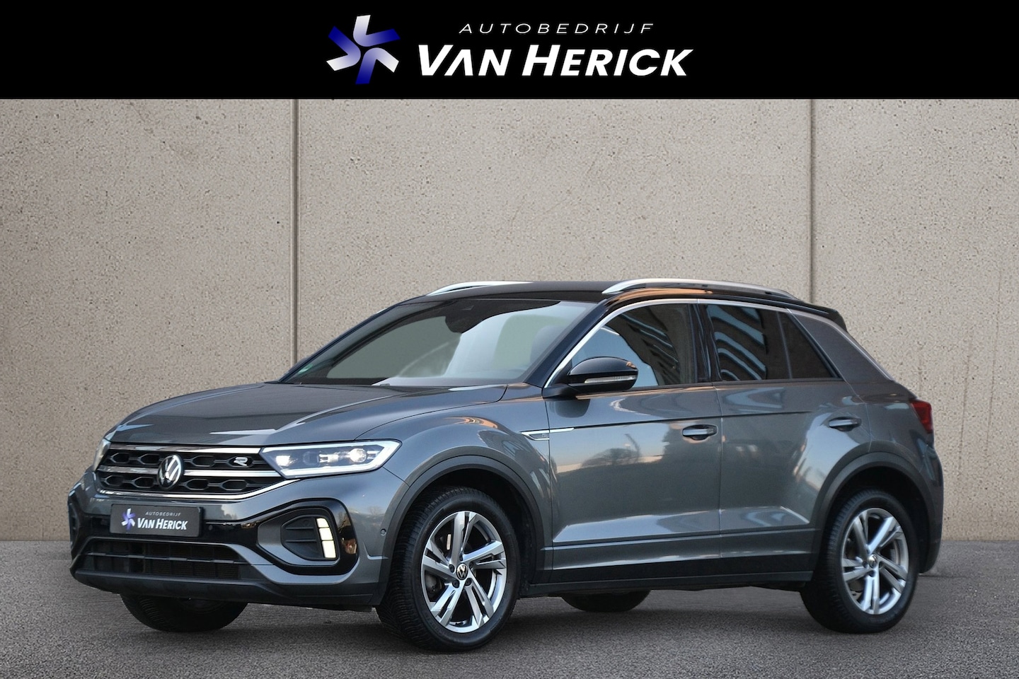Volkswagen T-Roc - 1.0 TSI R-Line | Navigatie | Achteruitrijcamera | Stoelverwarming - AutoWereld.nl