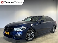 BMW 5-serie - 520i M-sport High Executive | Navigatie | Lichtmetalen Velgen 18" | Elektrisch Glazen Pano