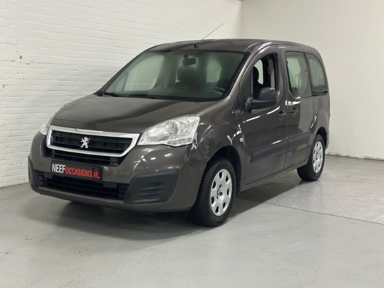 Peugeot Partner Tepee - 1.2 PureTech Active CLIMA / CRUISE / ELK.PAKKET - AutoWereld.nl