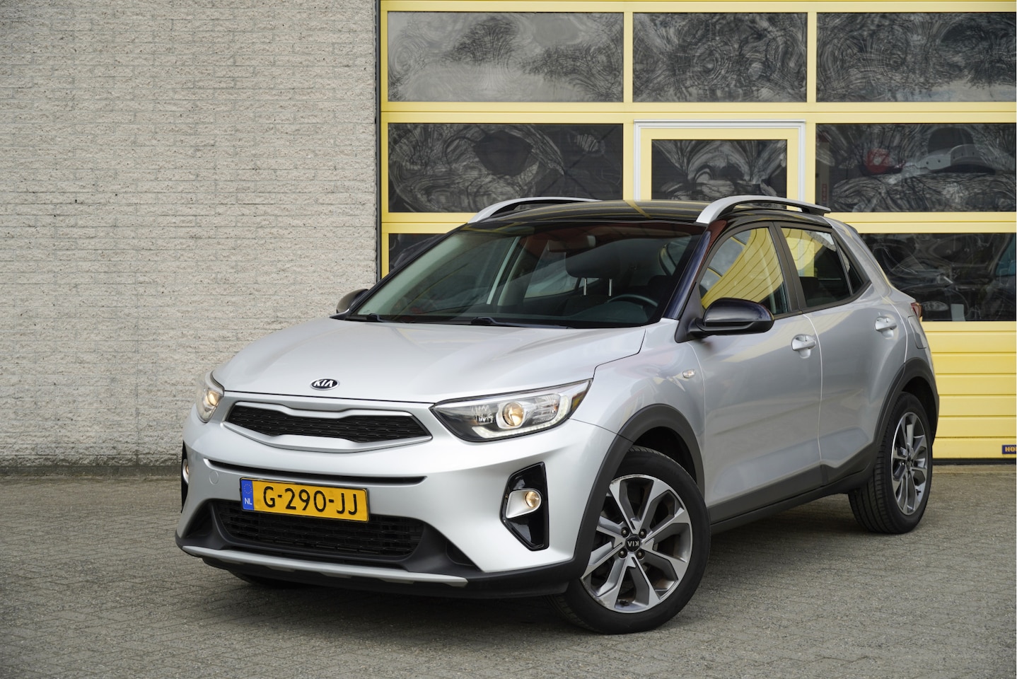 Kia Stonic - 1.0 T-GDi DynamicLine BJ2019 Lmv 17" | Led | Pdc | Achteruitrijcamera | App-Connect | Navi - AutoWereld.nl