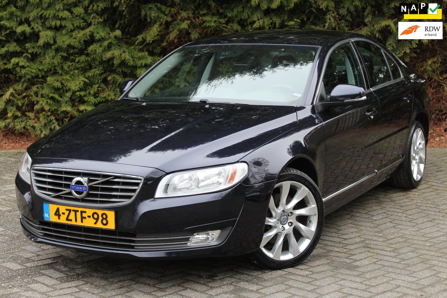 Volvo S80 - 2.0 T5 Momentum 245PK Automaat | Navigatie | Lederen bekleding | Parkeersensoren | Trekhaa - AutoWereld.nl