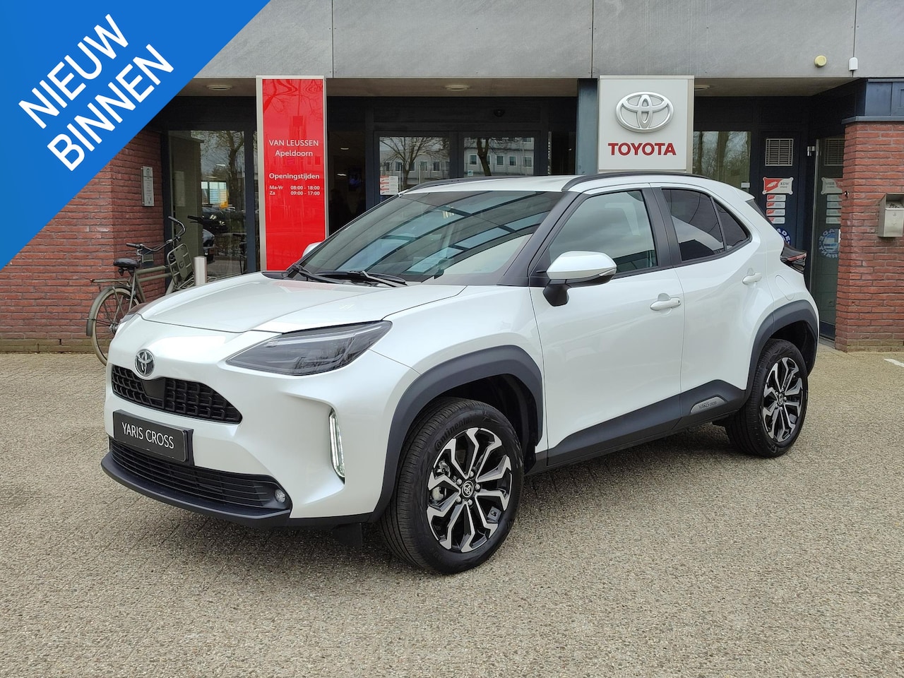 Toyota Yaris Cross - 1.5 Hybrid 115 DYNAMIC STOEL/STUURVERW KEYLESS NAVI CAMERA CLIMA AD-CRUISE 17'' LM-VELGEN - AutoWereld.nl