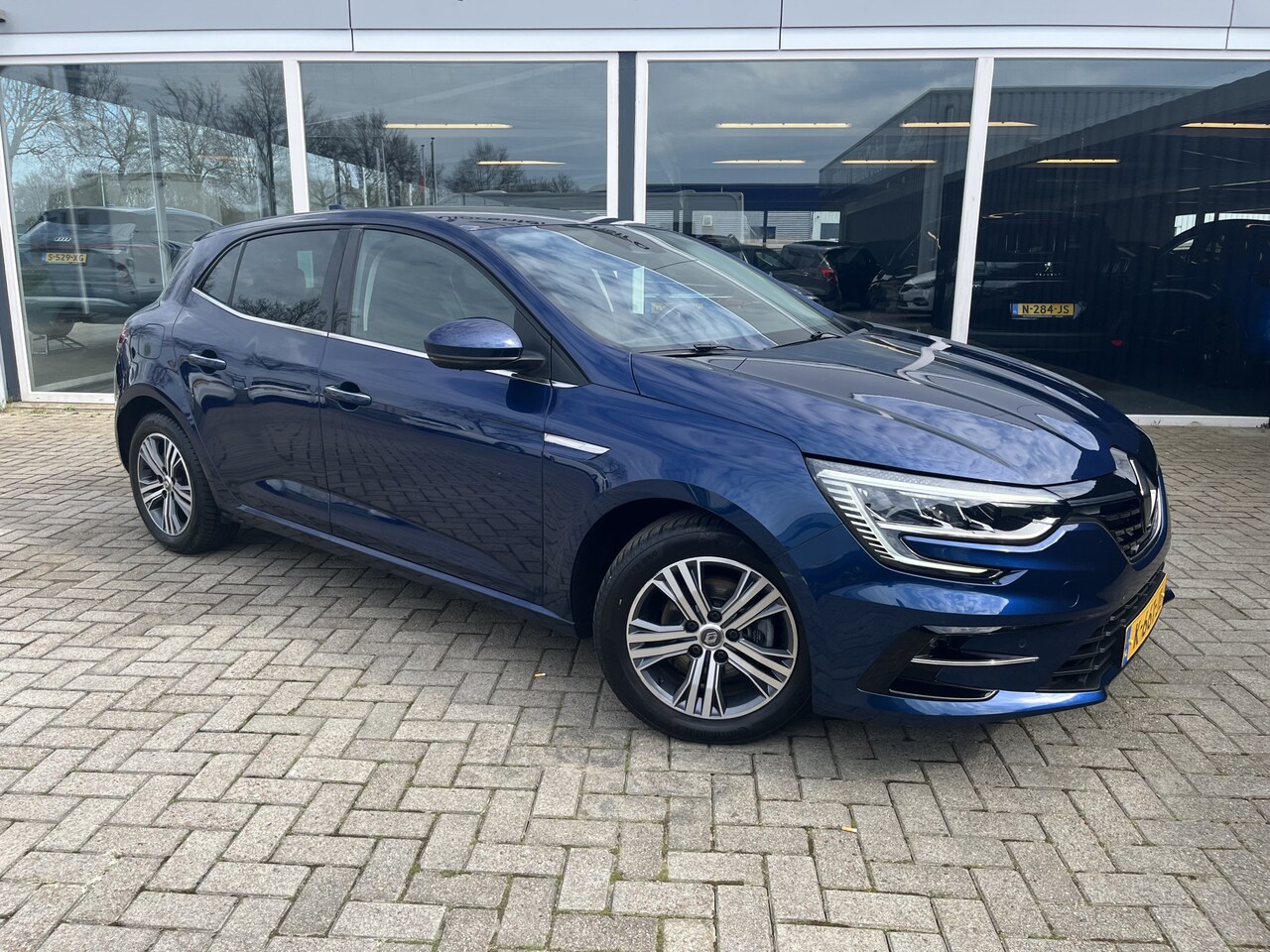 Renault Mégane - 1.3 TCe Intens Camera / Led / Bose / Hud / Carplay / Clima - AutoWereld.nl