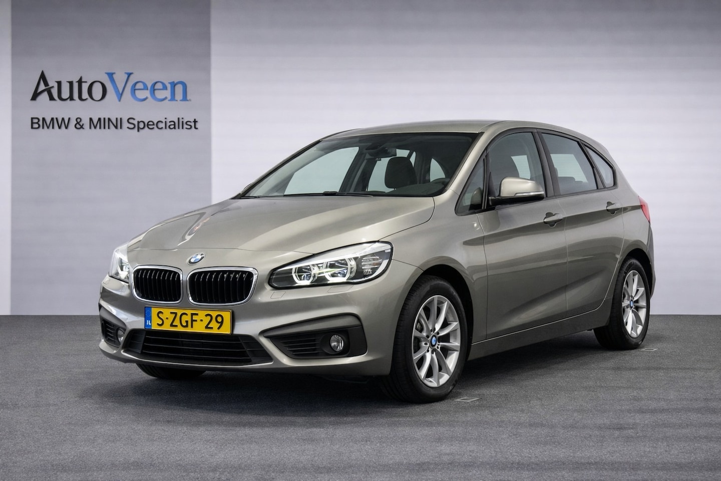 BMW 2-serie Active Tourer - BMW 2-serie Active Tourer, 218i (NL AUTO, TREKHAAK, AIRCO, CRUISE) - AutoWereld.nl