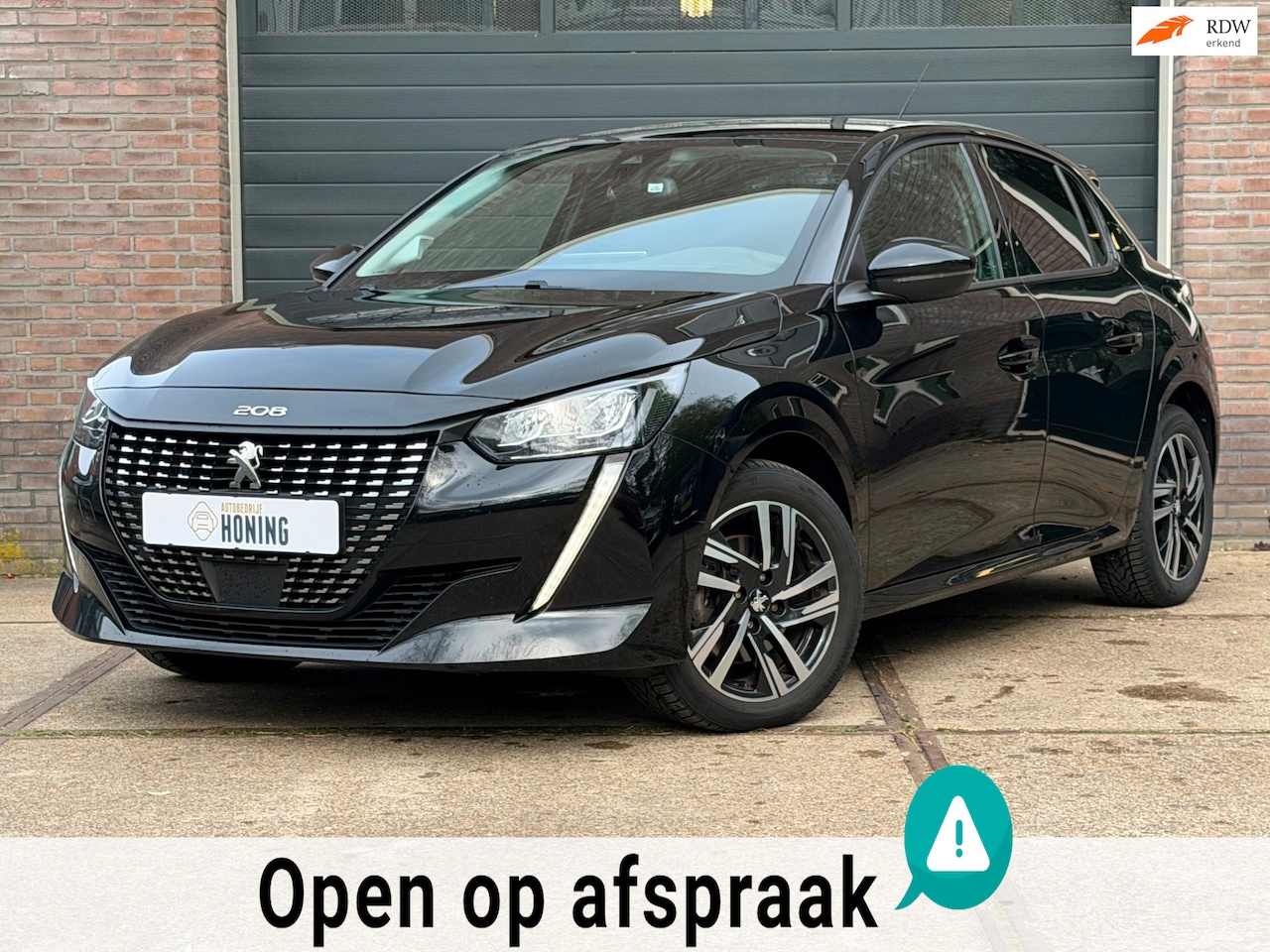 Peugeot 208 - Allure Pack 100pk Automaat | ACC | Keyless Entry | 10" scherm | Stoelverwarming | Digitaal - AutoWereld.nl