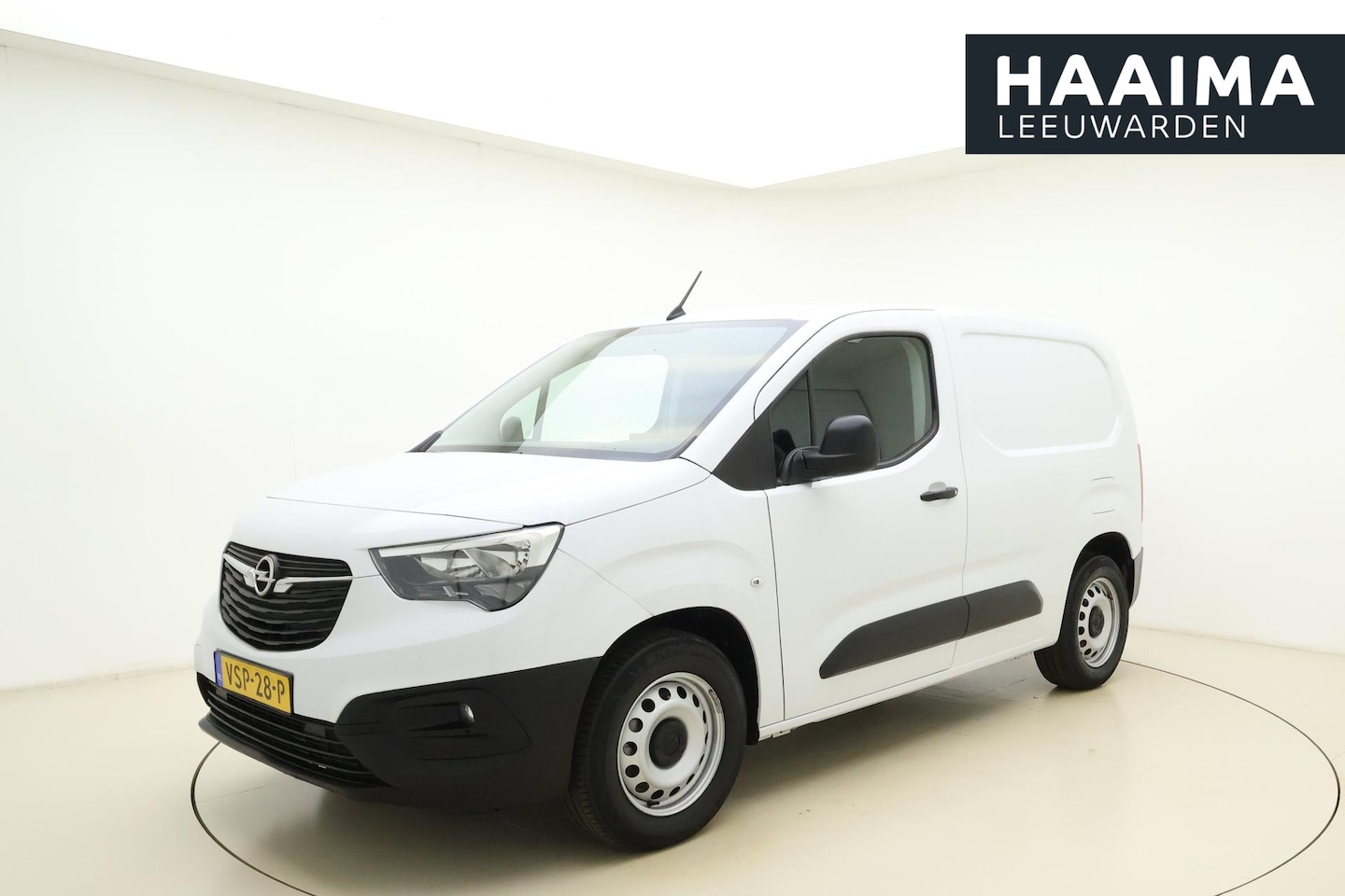 Opel Combo-e - L1H1 Edition 50 kWh | Airco | Cruise control | Zijschuifdeur rechts | Mistlampen voor | El - AutoWereld.nl
