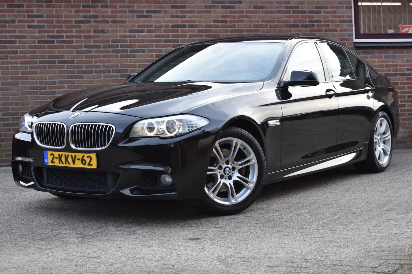 BMW 5-serie - 520i High Executive M Sport '13 Xenon Leder M Pakket Clima Navi Cruise Inruil mogelijk - AutoWereld.nl